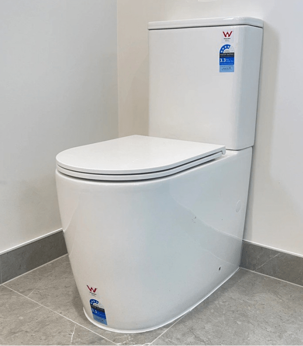 Close coupled 2 piece WC